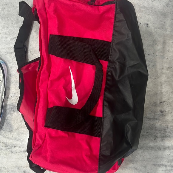 Pink Nike duffle bag normal use - Picture 1 of 4